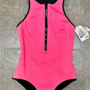 Becca Neoprene Sexy & Classy